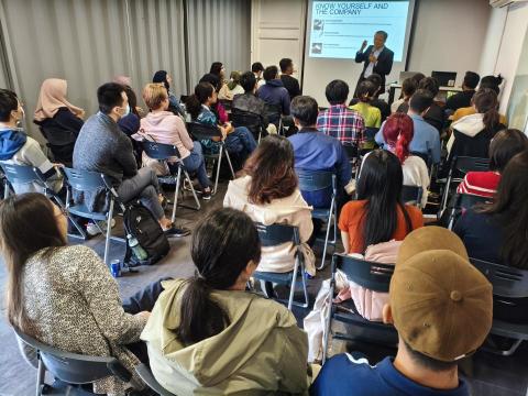 Lawrence - 中山大學國際事務處 全英文 面試訓練要點講座