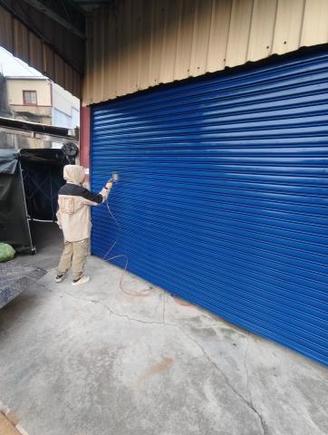 松德油漆工程行 - 鐵門除鏽粉刷