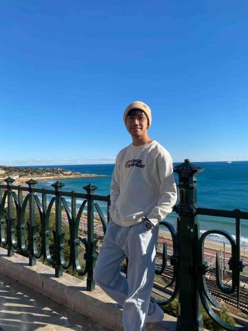 提供線上家教服務的專家