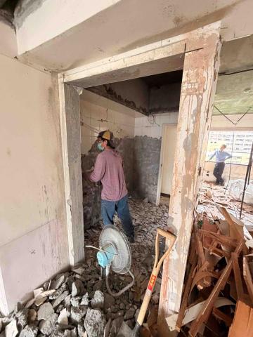 建揚鑫業有限公司 - 大進街案｜衛浴改造工程-打除