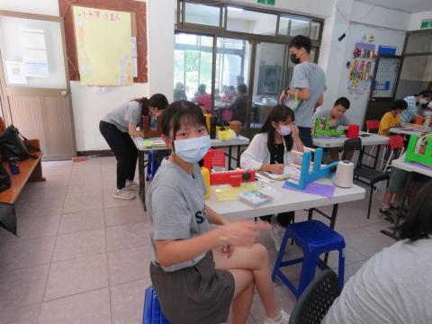 陳筱郁 - 教國小學同手作