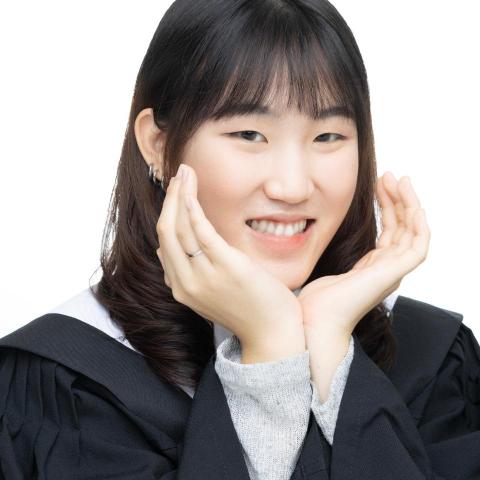 提供雅思服務的專家Jade 以甄