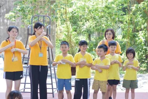 陳筱郁 - 擔任隊輔，有耐性陪伴每個小朋友