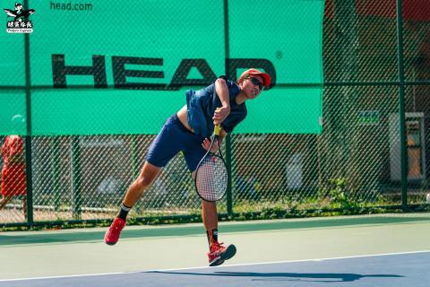 李恩攝影 - 2025年第44屆鯨鯊隊長盃，以A9ii搭配Tamron150-500mm，拍攝選手發球瞬間。