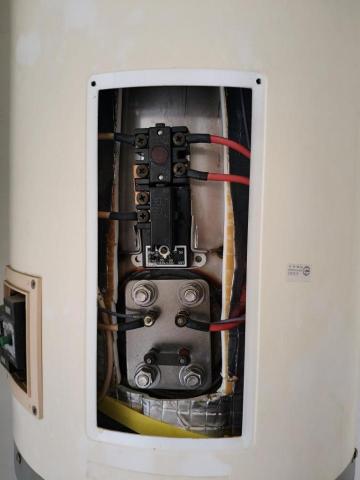 瑋成水電裝修工作室 - 施工前：熱水器清洗