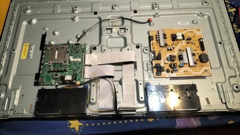 新技家電維修中心 - 專業精修各廠牌液晶電視，專治疑難雜症