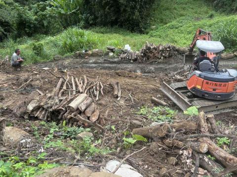 森活空間企業社 - 私人雜木堆積 整理