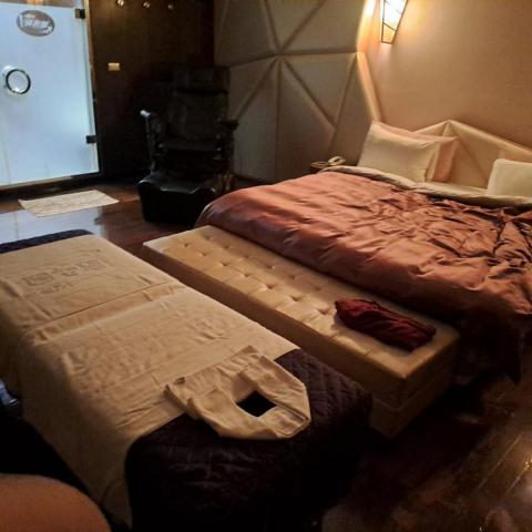 彰化市個人按摩工作室／中部到府按摩 - 到府汽旅油壓按摩