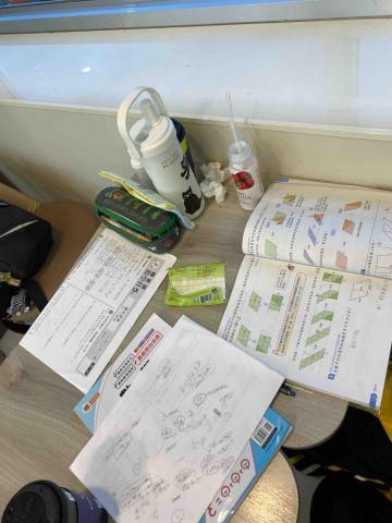 帆帆數學急救班 - 和亮亮在便利商店學數學^_^