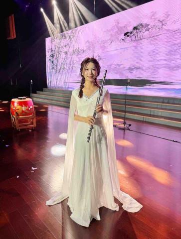 戴郁倫 - 2025年5月在貴州師範大學音樂廳演出