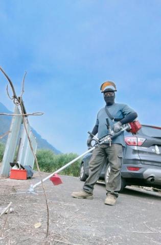 提供割草服務的專家快打部隊 專業割草