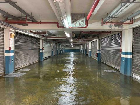 本川工程行 - EPOXY底漆刮洗一道