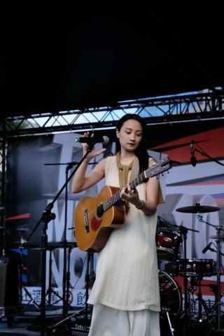 邱靜 | 商演駐唱 | 編曲 | 錄音 彈唱教學