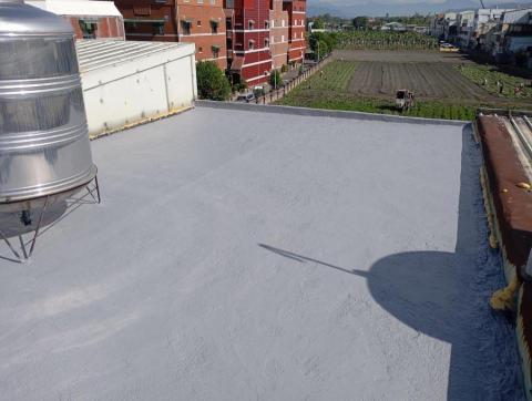 鐵皮屋頂漆，防水漆，圍籬，室內油漆都有承做 - 