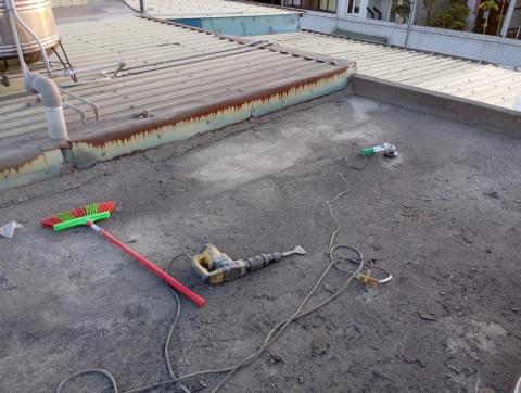 鐵皮屋頂漆，防水漆，圍籬，室內油漆都有承做 - 