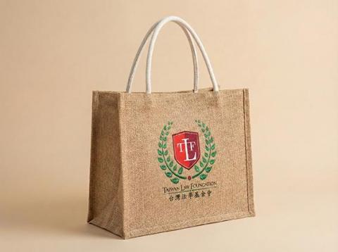 顏 - 為基金會團體設計的亞麻提袋。