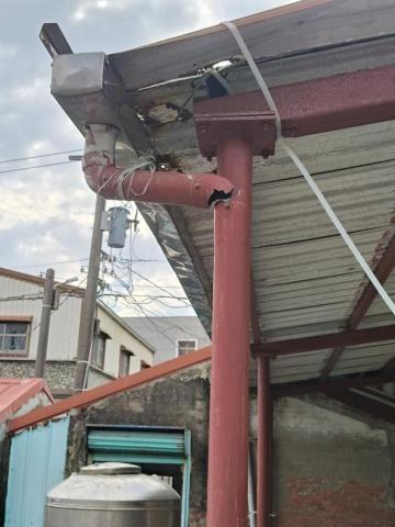 瑋成水電裝修工作室 - 施工前：排水管破裂含排水管接管至地面