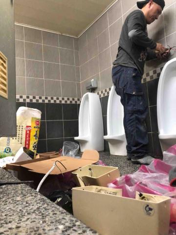 李松芳 - 更換零件