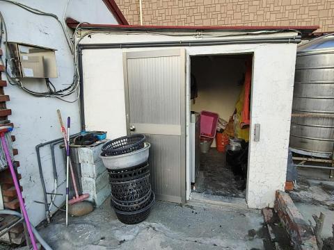 瑋成水電裝修工作室 - 施工後：移水塔至屋頂下方含接加壓機