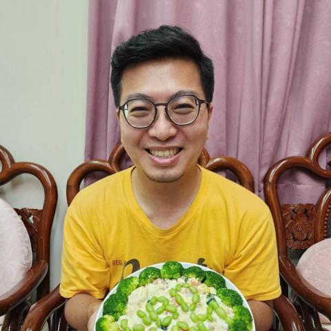 提供保險精算師服務的專家楊硯翔