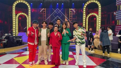 Lynn佳霖老師｜歌唱一對一♪輕聽人聲工作室 - 佳霖老師與主持人白冰冰,東諺會後合影