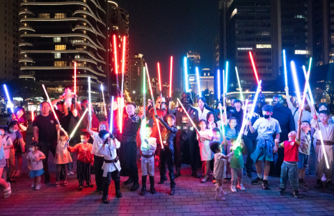 光劍俠James - 舉辦星際大戰主題的光劍團練活動現場