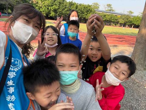 范皓淇 - 國小輔導孩子們