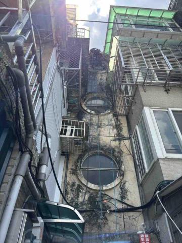 隼鋒工程 - 撫遠街社區梯廳外牆高壓水柱清洗