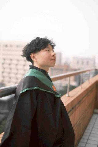 提供台南新秘教學服務的專家吳道傑