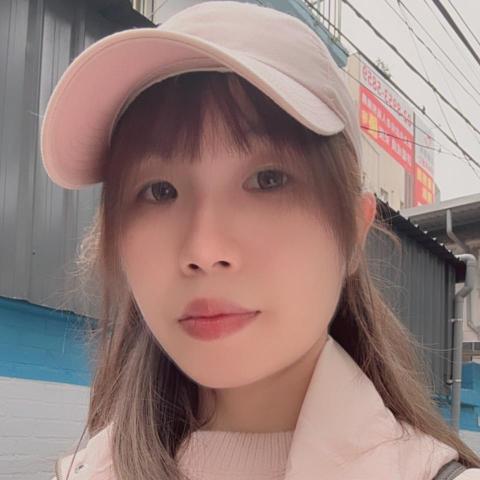 提供理髮圍巾服務的專家陳百加