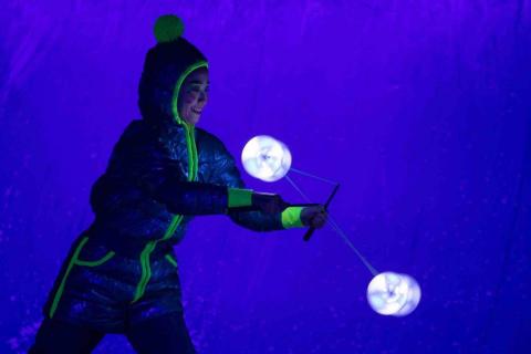 鍾雨緹 - Twas the night before by cirque du soleil 演出照