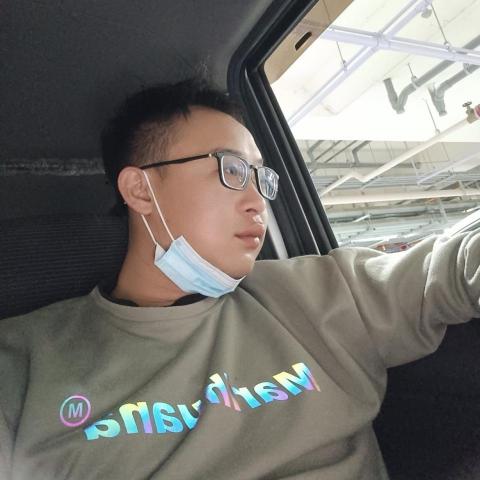 提供傢具貼皮服務的專家許育成