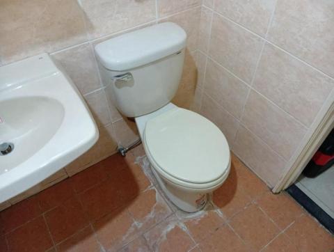 許耀文 - 馬桶拆換（前）