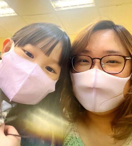 Natalie - 安親班老師帶3年級的小朋友