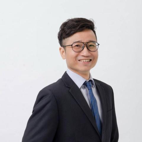 提供保姆高雄服務的專家徐先生