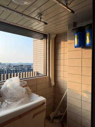 慶峯電機企業社 - 銅管利用管槽搭配瓷磚顏色安裝