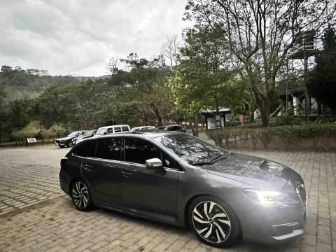 周俊傑 - 車型為旅行車