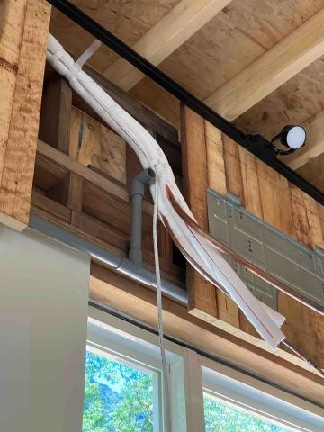 莊瑞松 - 空調冷氣機排水管配管