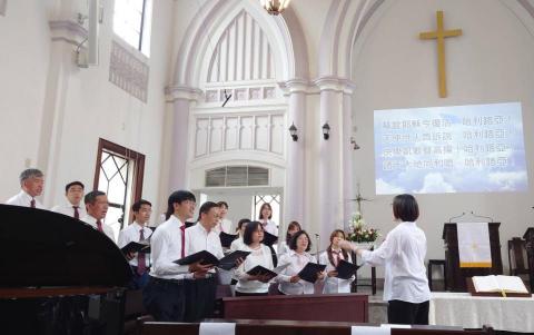 Rose老師 - 詩班指揮