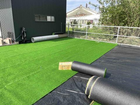 劉明鑫 - 人工草皮鋪設