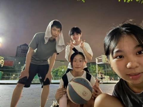 林伯穎 - 日常大學和朋友生活照