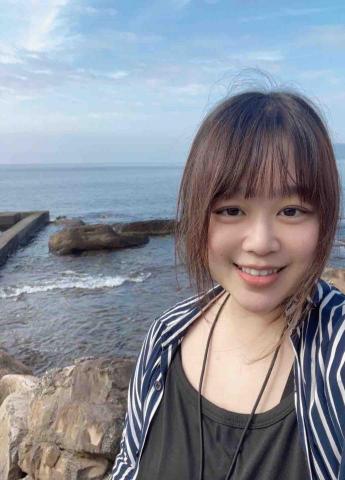 提供公關服務的專家Amy