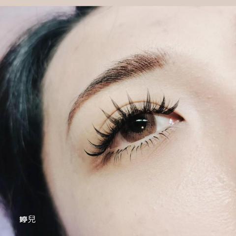 提供做臉桃園服務的專家婷兒