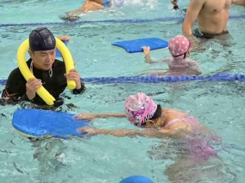 星星教練｜陪伴孩子愛上水中世界 - 