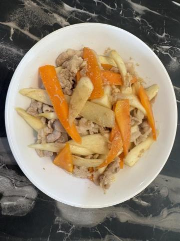 到府烹煮 - 筊白筍炒肉絲