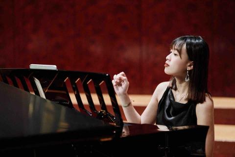 尤子寧 - 擔任米特薩克斯風團百人音樂會之鋼琴合作
（演出地點：國家音樂廳）