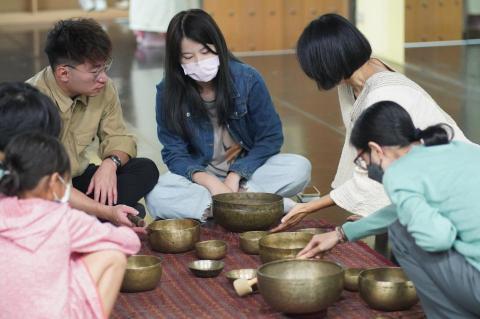 林宛縈 - 帶領團體體驗與認識頌缽聲音療癒
