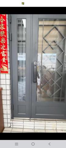 陳宥均 - 不繡鋼大門