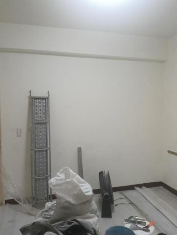 許加寶 - 房間壁面外牆嚴重滲水，內部作業，內牆水泥面打除，先做防水3道，再水泥覆蓋壁面再批土粉刷。