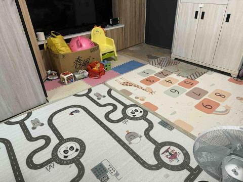 楊岱潔 - 吃隨手可拿的玩具，寬敞的軟空間